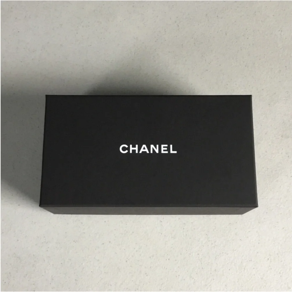 CHANEL SMALL BOX TOP LID LOGO PRINTED WITH DUST BAG LOGO PRINTED BOOK ATTACH